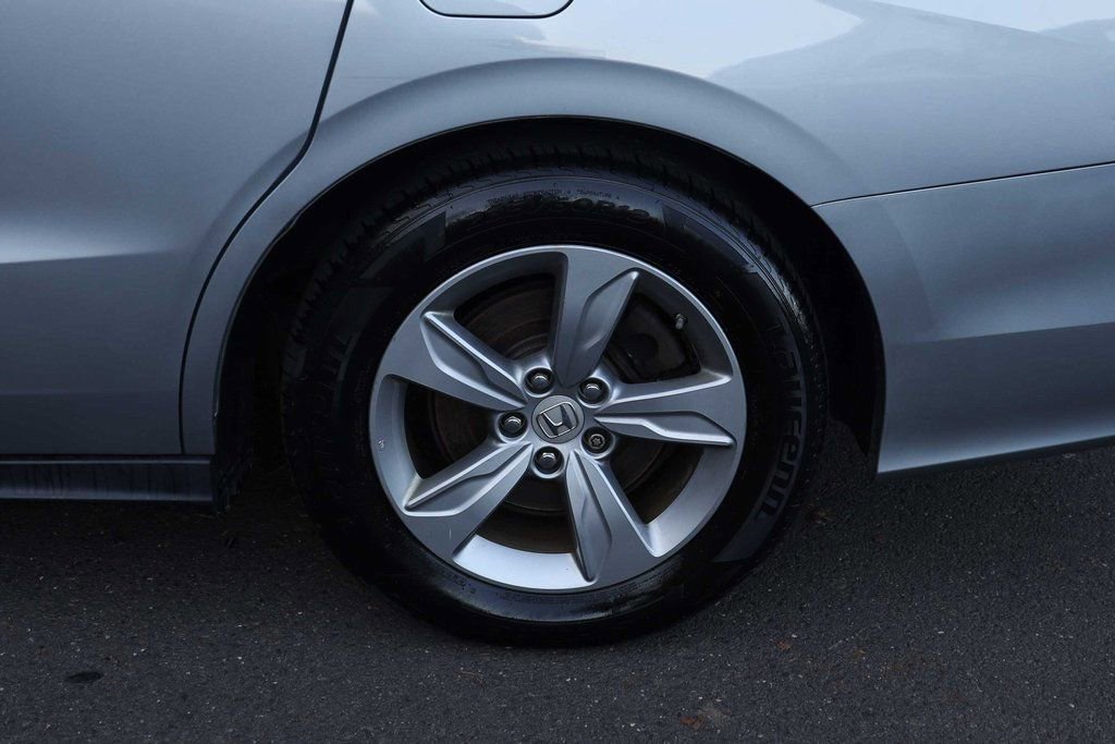 Used 2018 Honda Odyssey EX image 12
