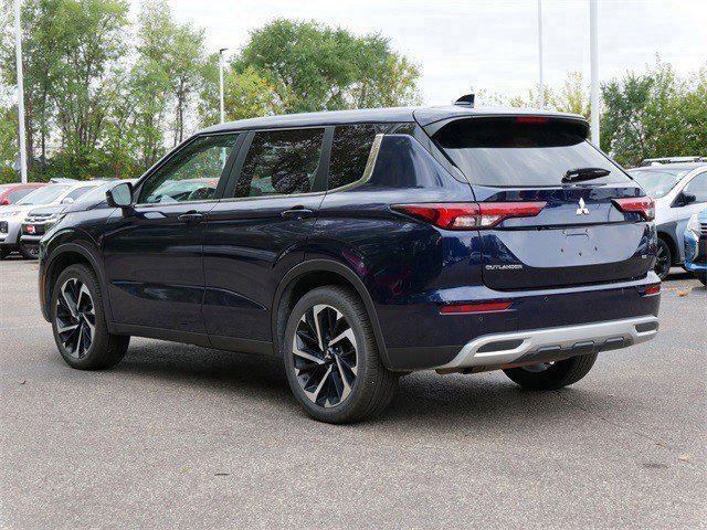 Used 2024 Mitsubishi Outlander SE image 5