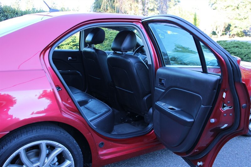 Used 2010 Ford Fusion SEL FWD image 6