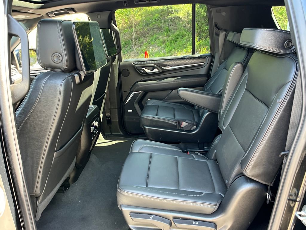 Used 2023 GMC Yukon XL Denali w/ Denali Reserve Package AWD/4WD image 24