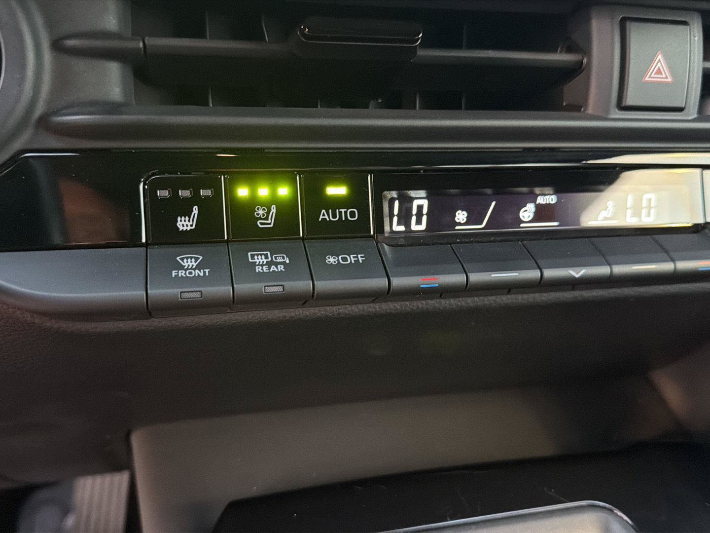 Certified 2025 Toyota Crown AWD/4WD image 28