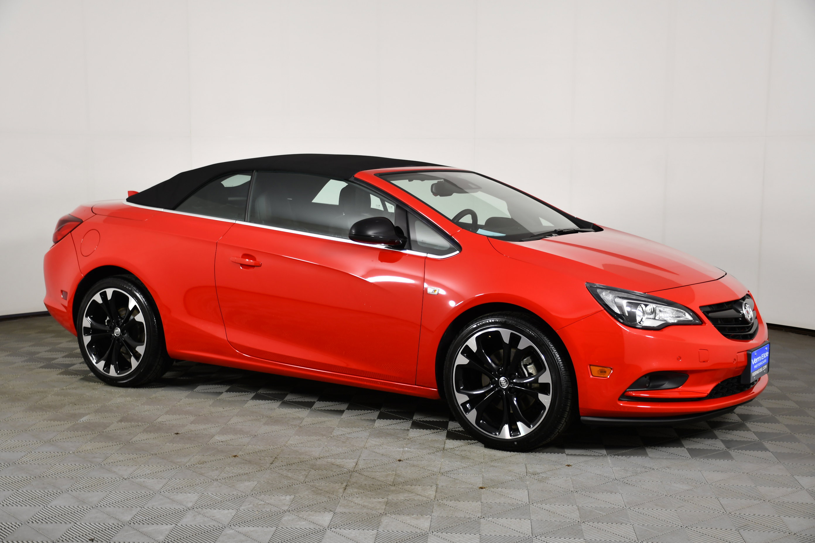 Used 2018 Buick Cascada Sport Touring w/ Dark Effects Package image 15