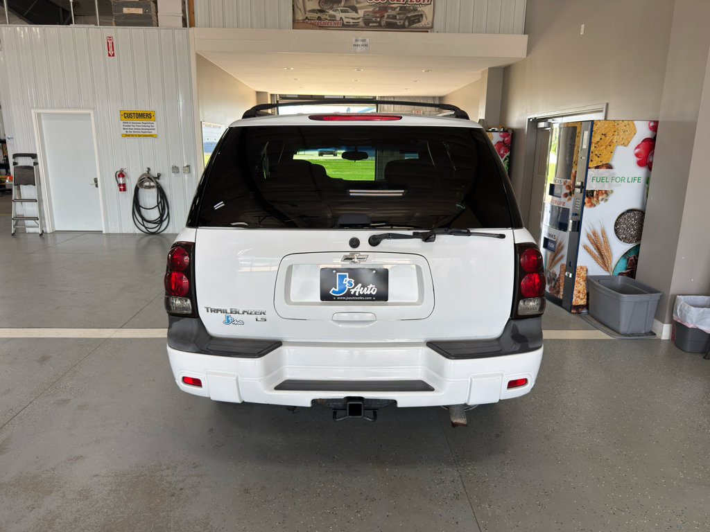 Used 2005 Chevrolet TrailBlazer LS w/ LS Preferred Equipment Group AWD/4WD image 6