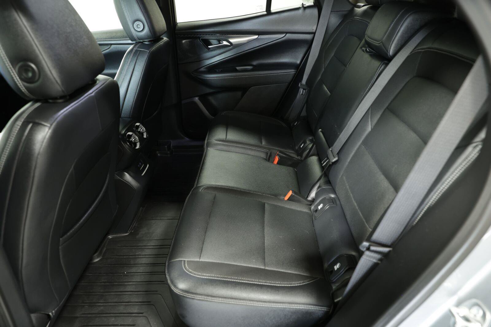 Certified 2024 Chevrolet Blazer EV LT AWD/4WD image 31