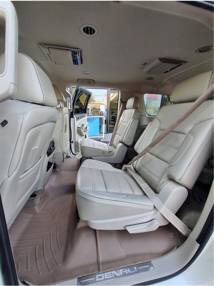 Used 2015 GMC Yukon XL Denali w/ Premium Package AWD/4WD image 12