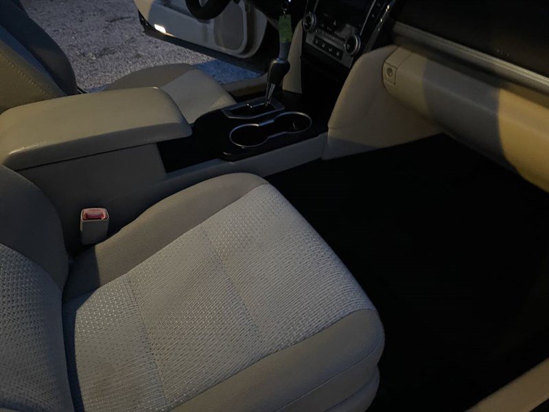 Used 2012 Toyota Camry LE image 17