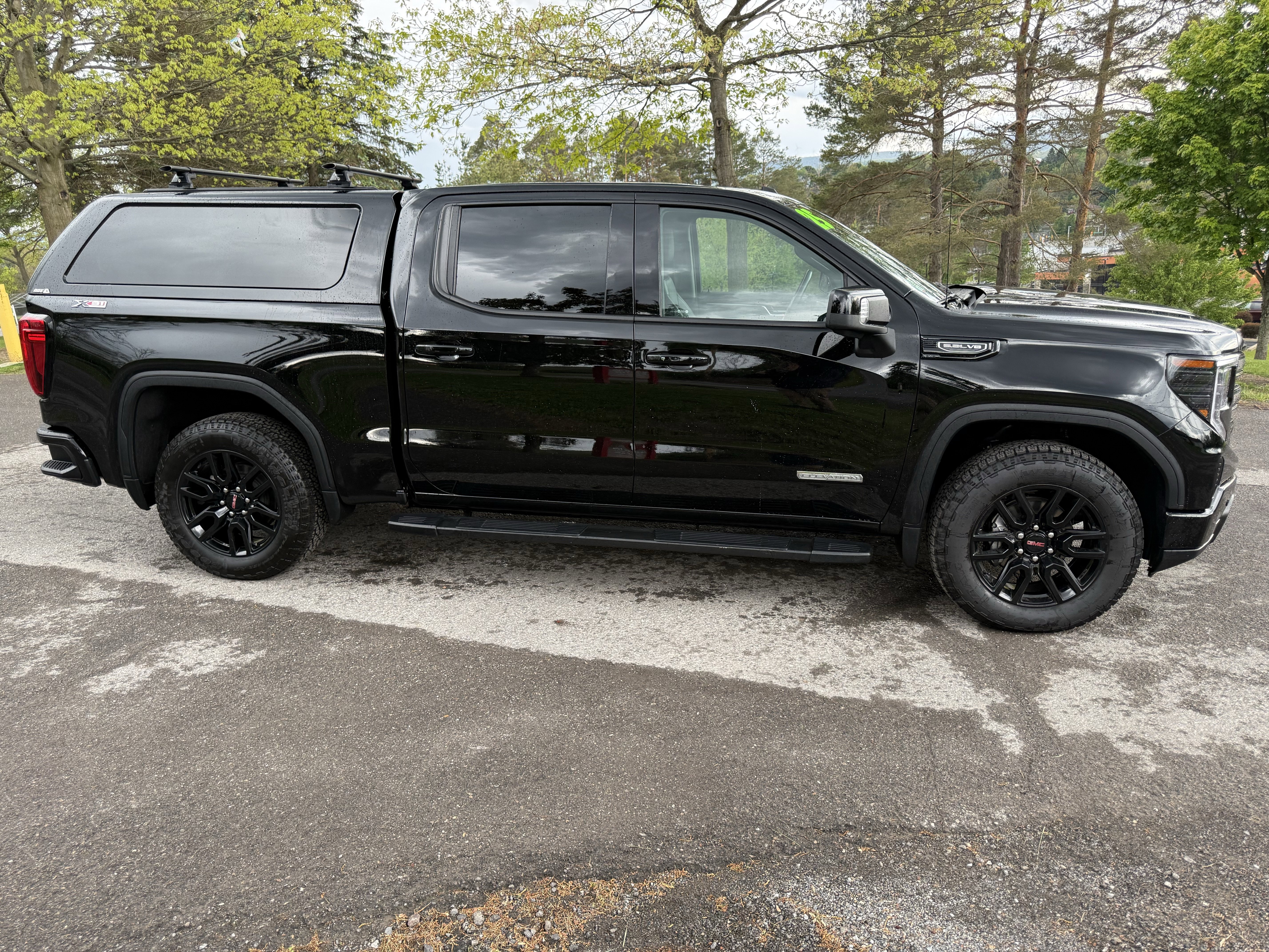 Used 2025 GMC Sierra 1500 Elevation w/ Elevation Premium Package AWD/4WD image 2