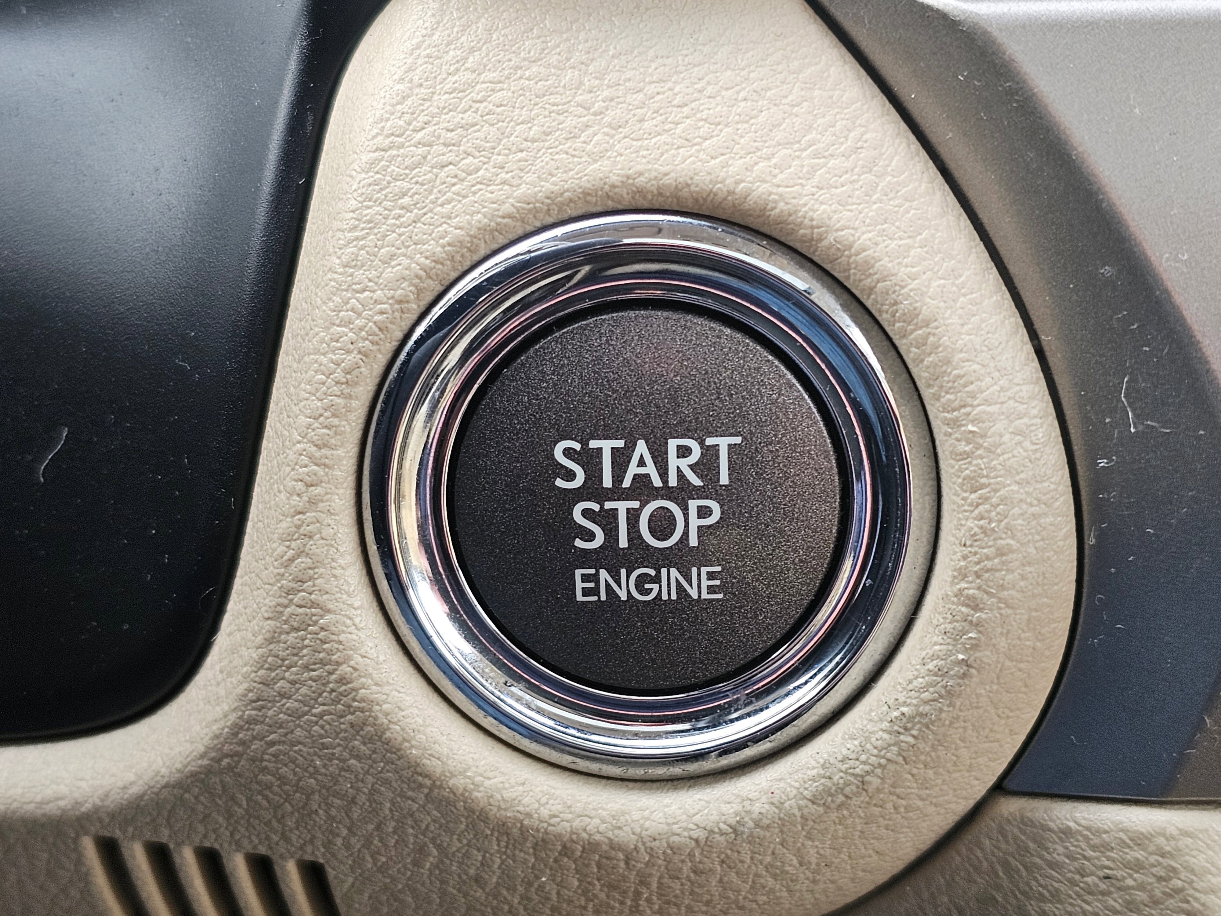 Used 2013 Lexus ES 350 4dr Sdn image 37