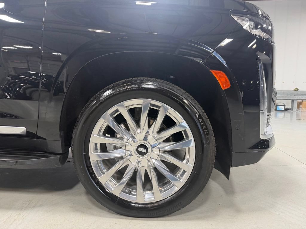 Used 2024 Cadillac Escalade Premium Luxury AWD/4WD image 15