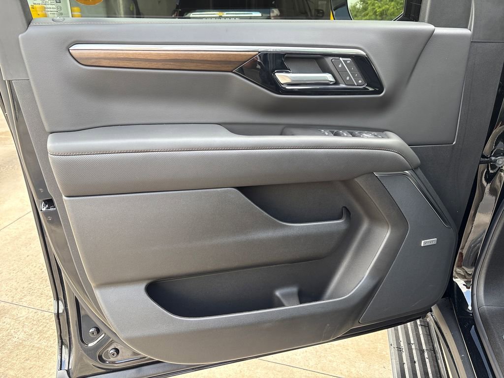 Certified 2026 Chevrolet Tahoe High Country AWD/4WD image 15