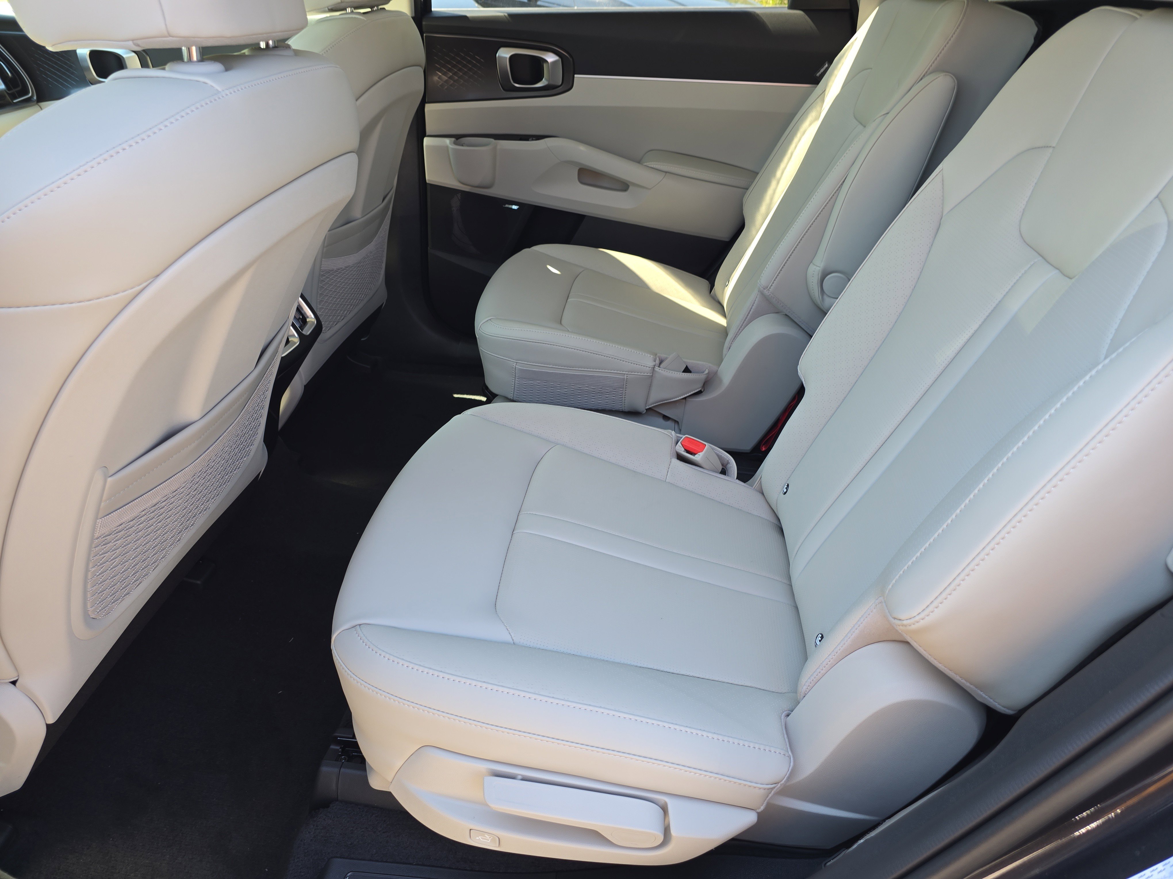New 2026 Kia Sorento EX w/ EX Premium Package FWD image 17
