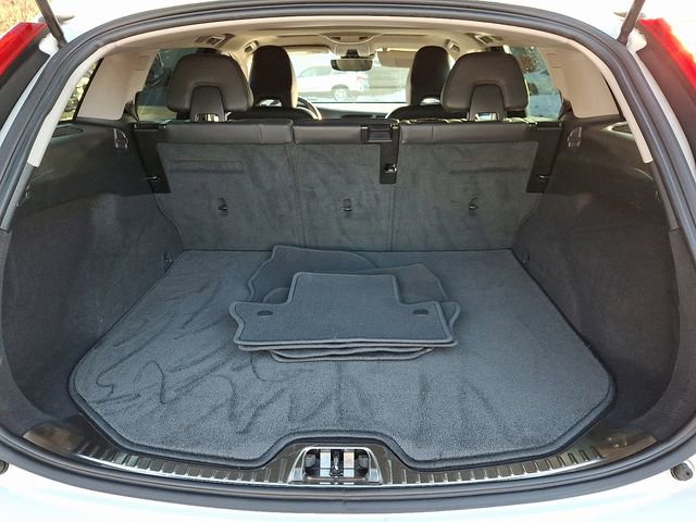 Used 2017 Volvo V60 T5 Cross Country w/ Convenience Package image 30