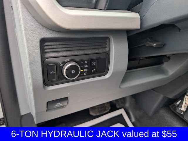 New 2026 Ford F550 4x4 Crew Cab image 17
