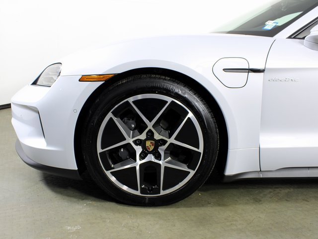 New 2025 Porsche Taycan image 12
