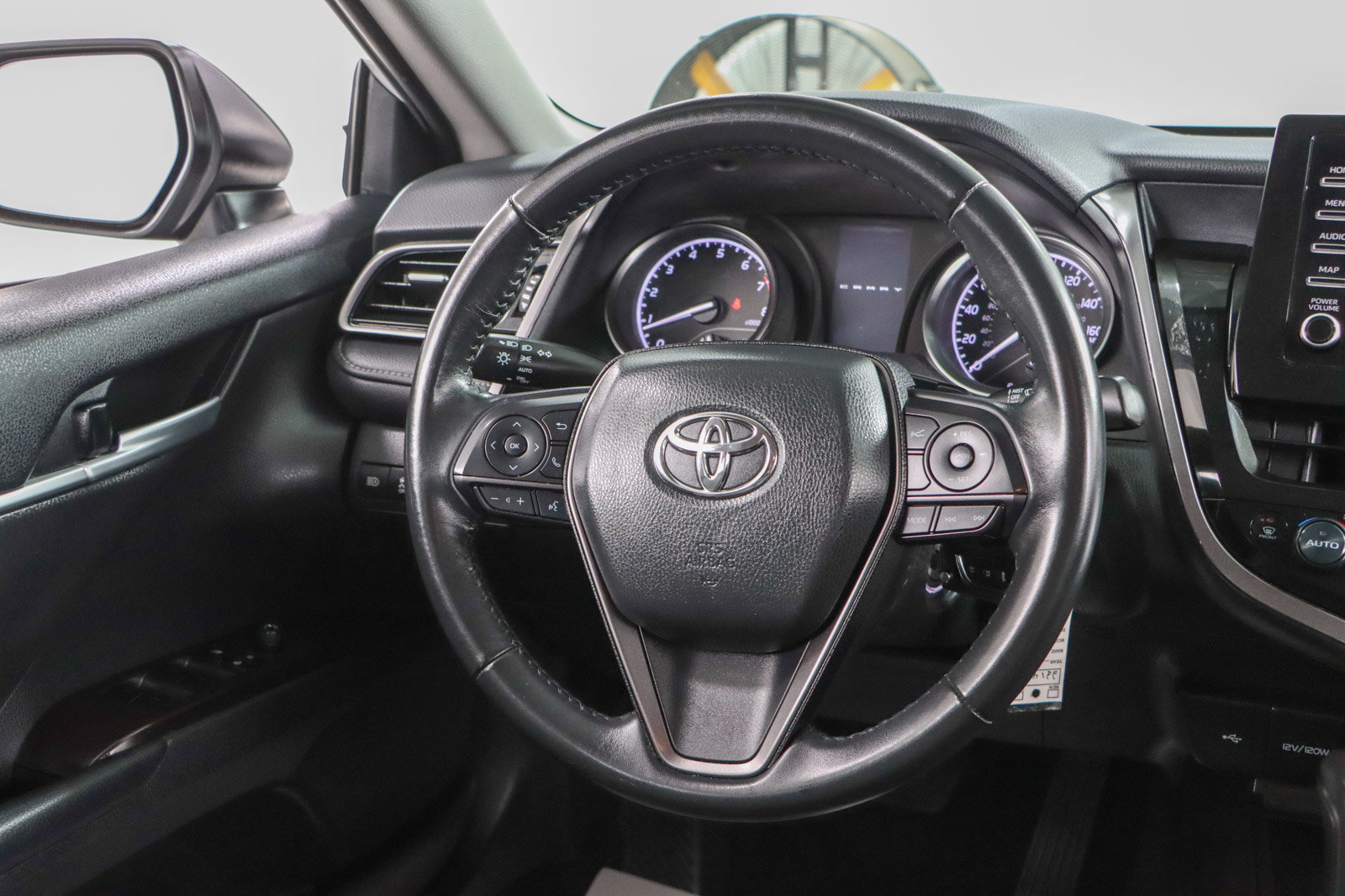 Used 2024 Toyota Camry SE FWD image 12