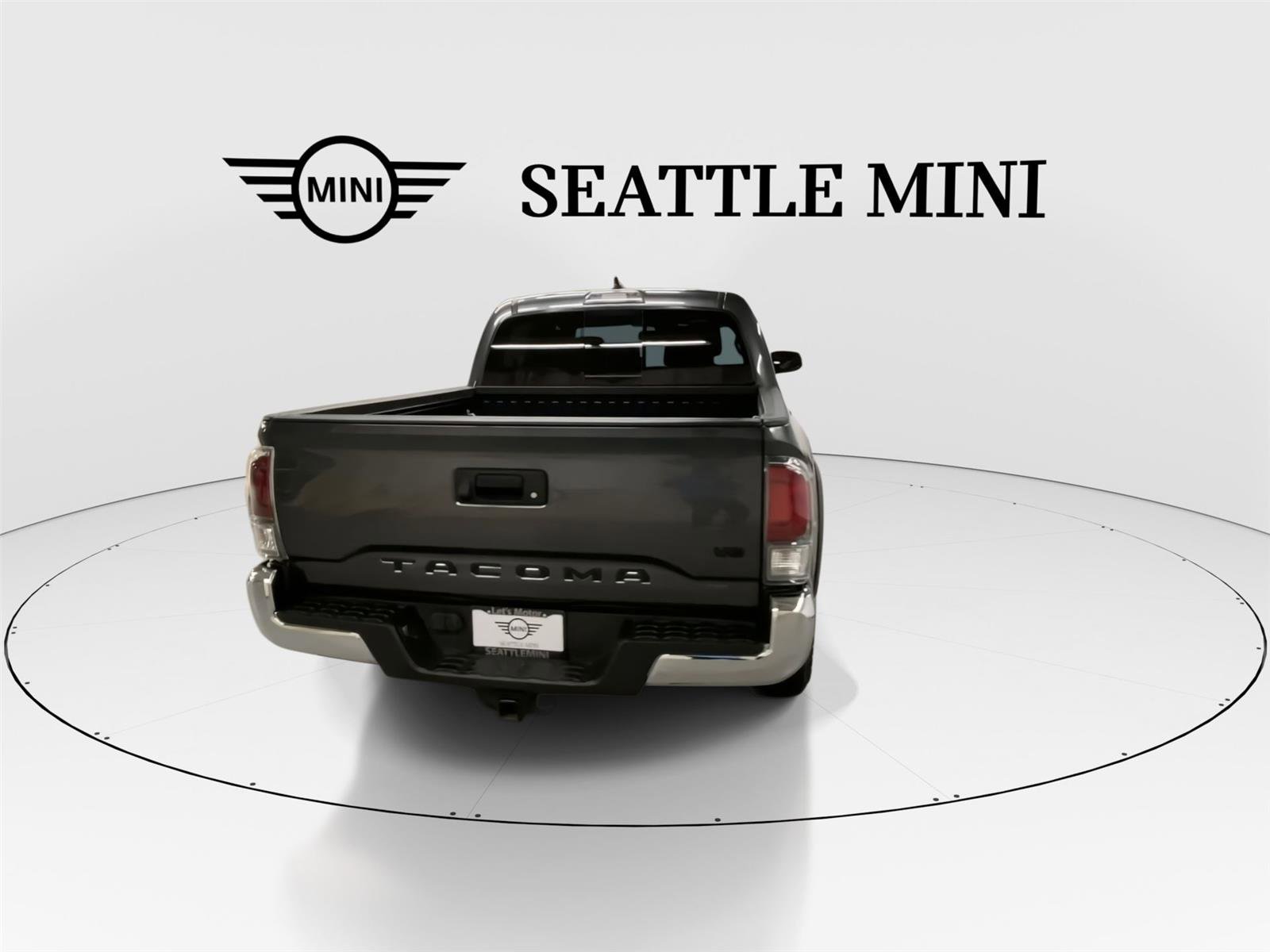 Used 2023 Toyota Tacoma TRD Off-Road w/ Black Out Package (TMS) AWD/4WD image 10