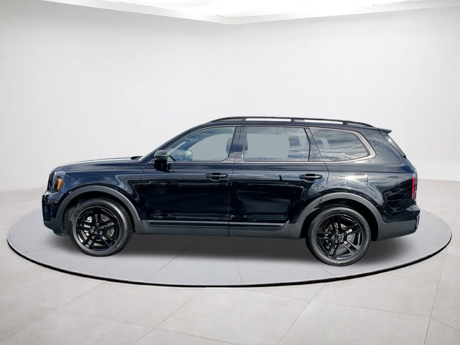 Used 2025 Kia Telluride EX X-Line image 3