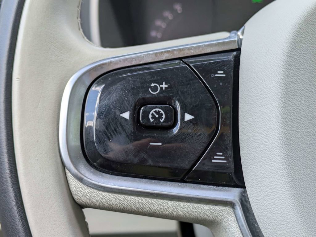 Used 2023 Volvo XC90 B6 Ultimate w/ Protection Package Premier AWD/4WD image 36