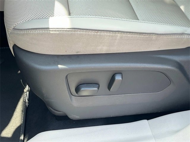 Used 2023 Buick Envision Essence image 30