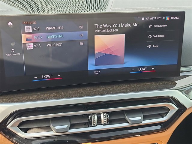 Used 2024 BMW M440i Convertible w/ Premium Package image 25