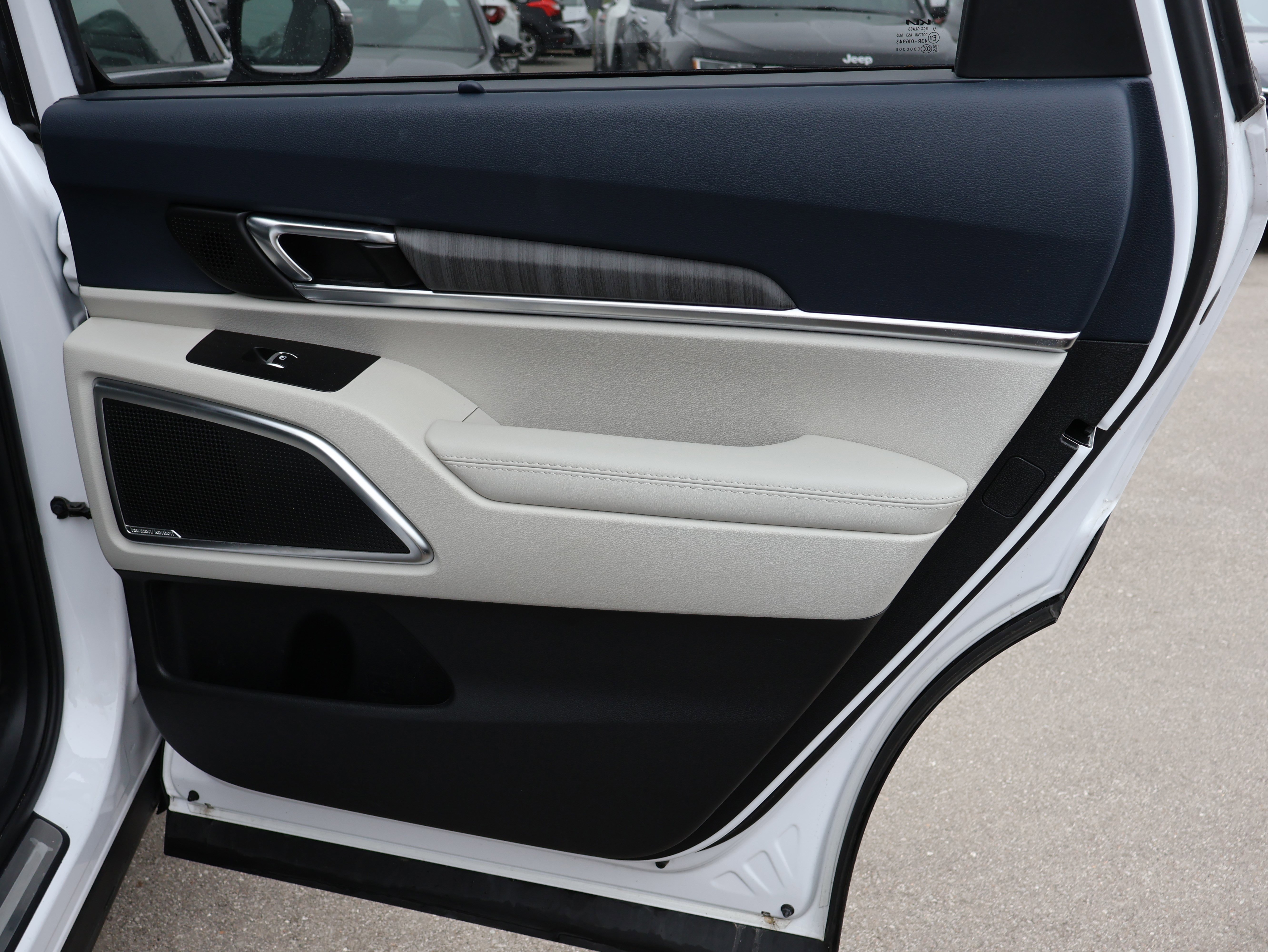 Used 2023 Kia Telluride SX image 12