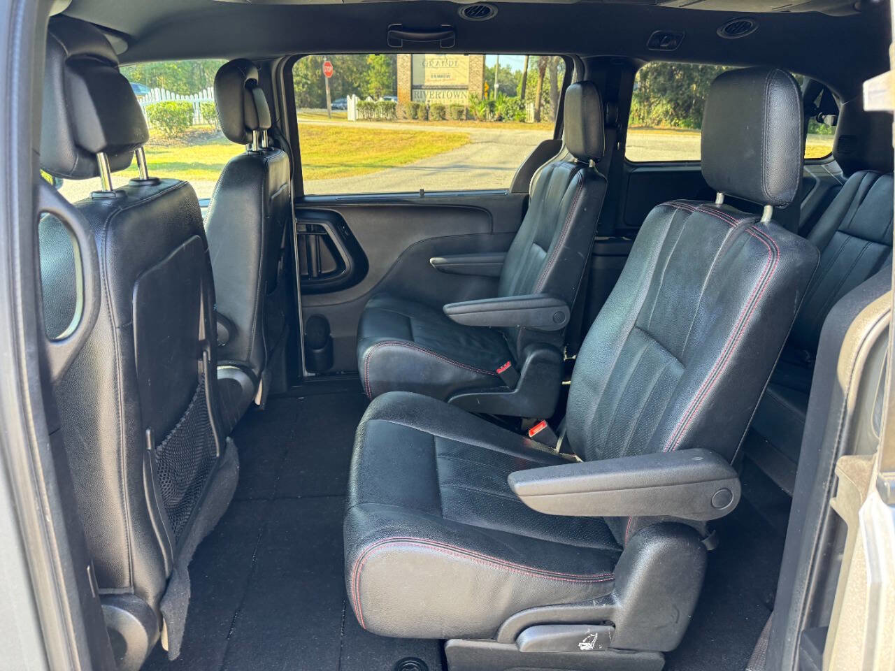 Used 2019 Dodge Grand Caravan GT image 12