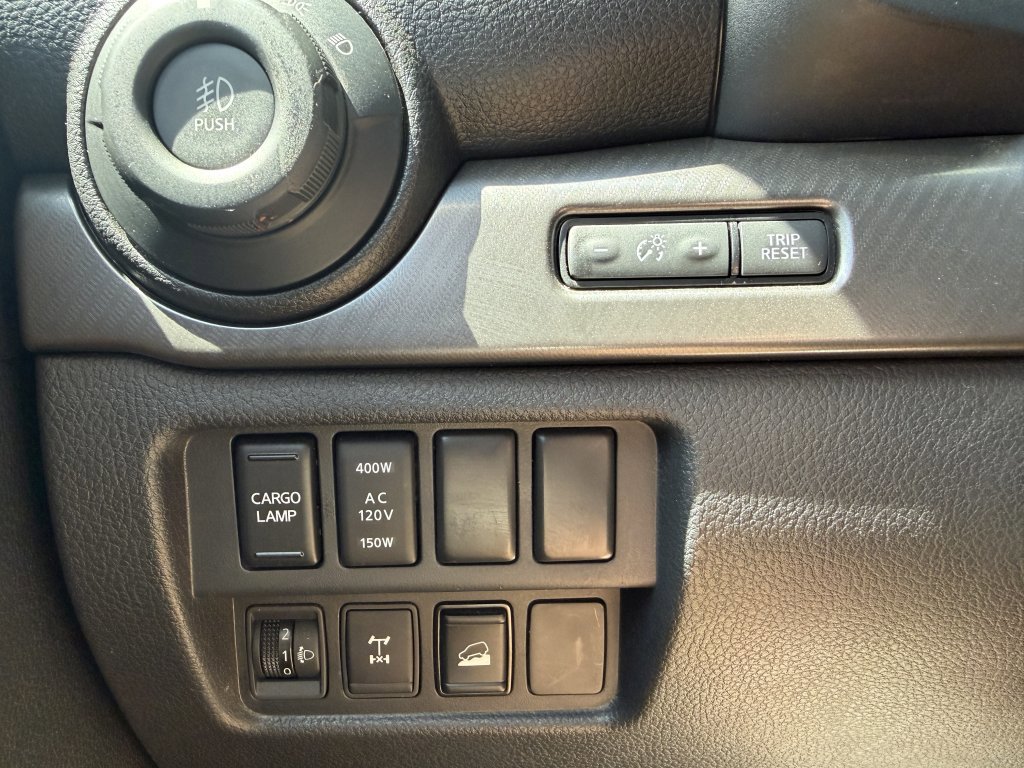 Used 2023 Nissan Titan PRO-4X w/ Pro-4x Convenience Package AWD/4WD image 30