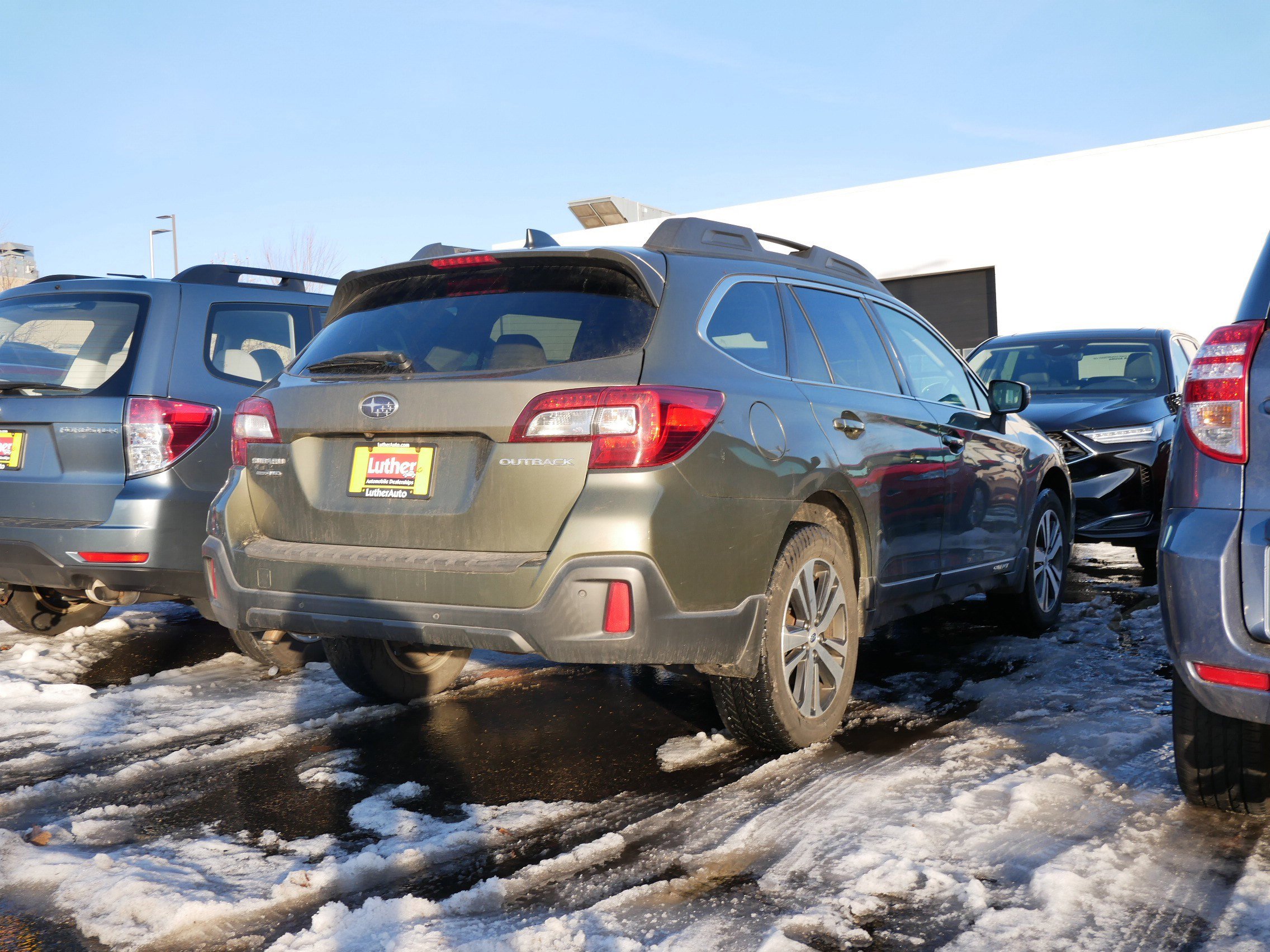 Used 2018 Subaru Outback 2.5i Limited image 5