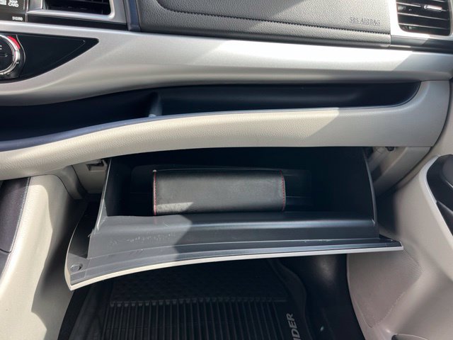 Used 2019 Toyota Highlander XLE AWD/4WD image 32