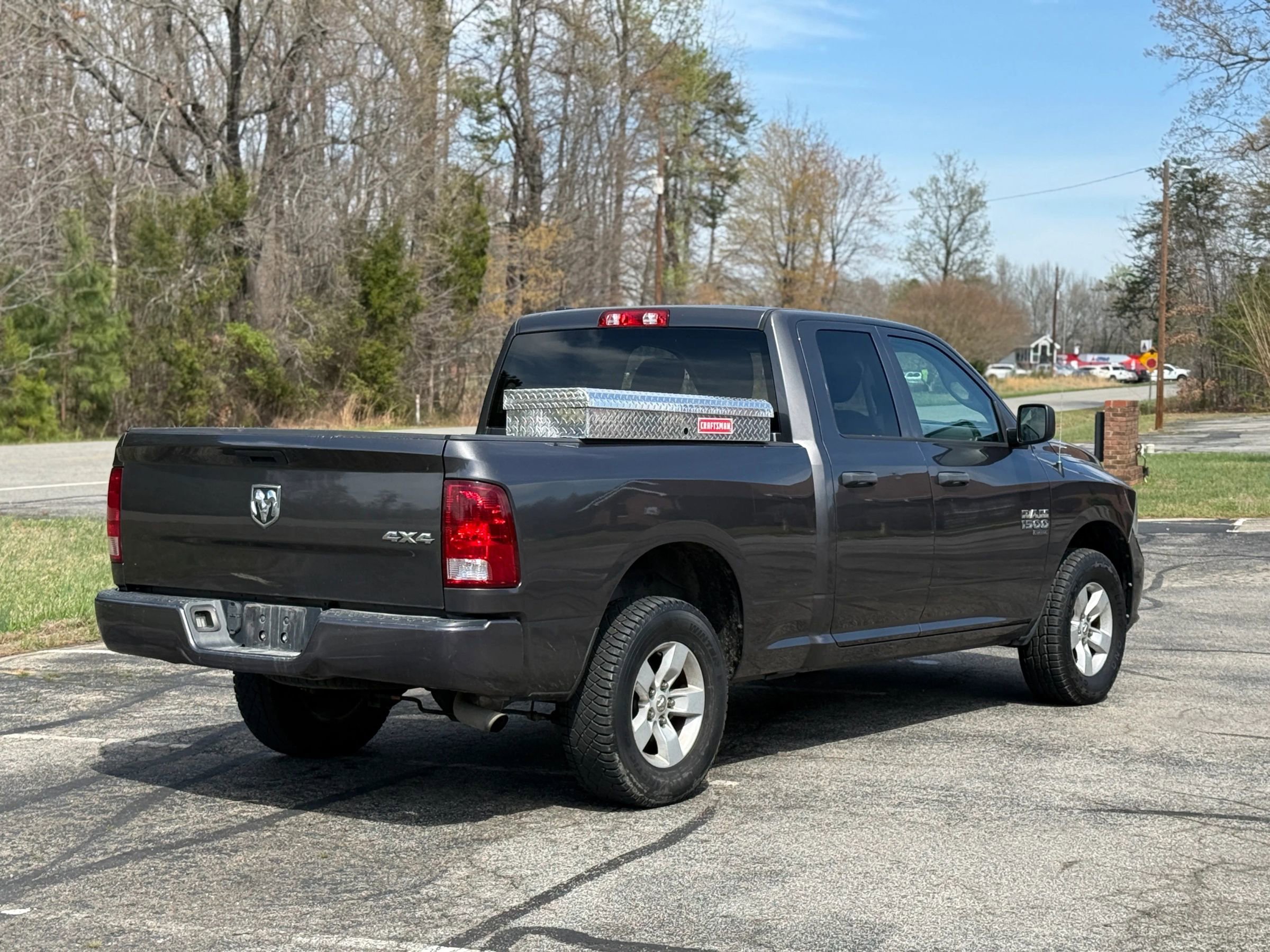 Used 2019 RAM 1500 Express AWD/4WD image 3