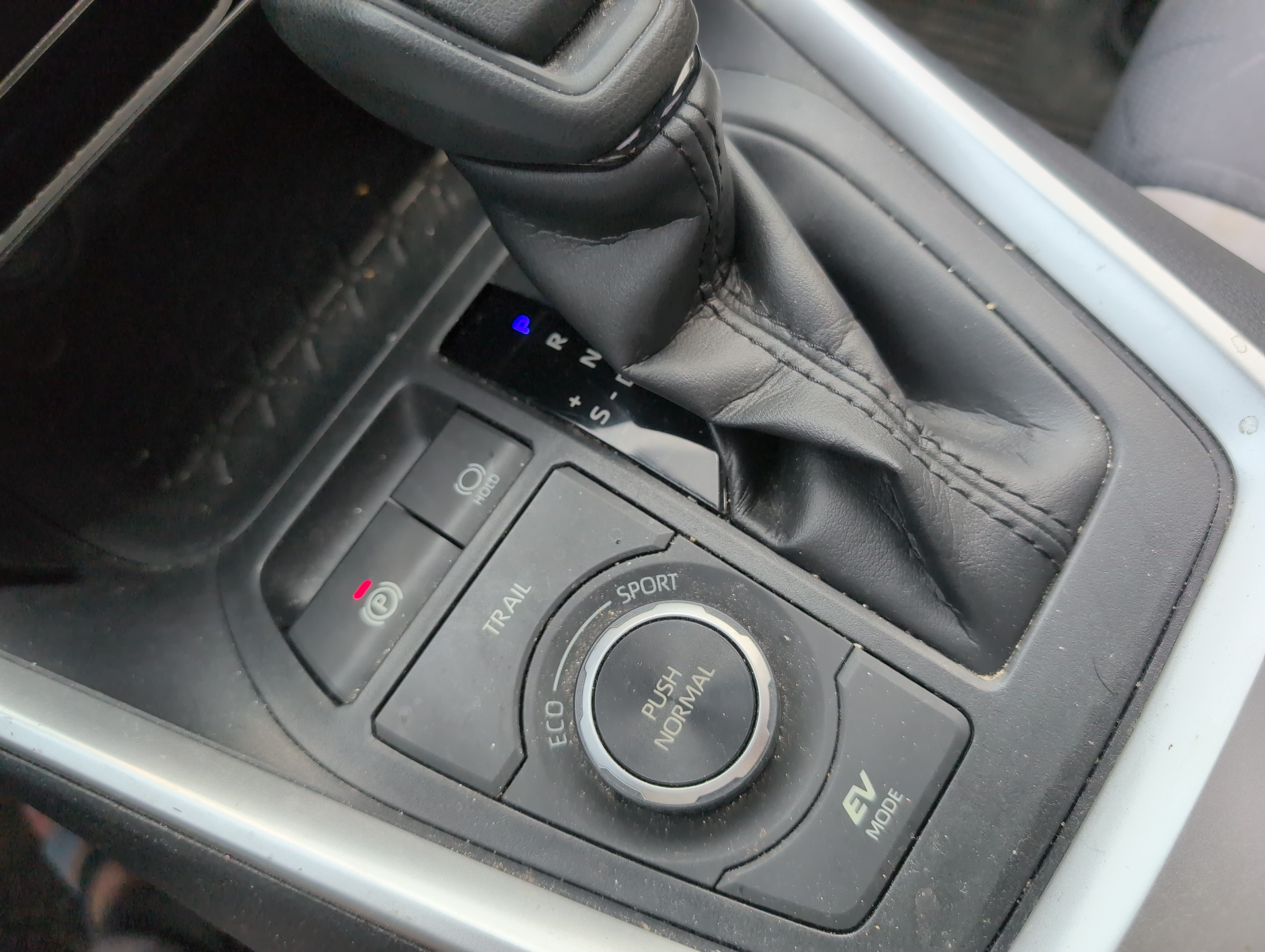 Used 2020 Toyota RAV4 XLE w/ Convenience Package AWD/4WD image 19