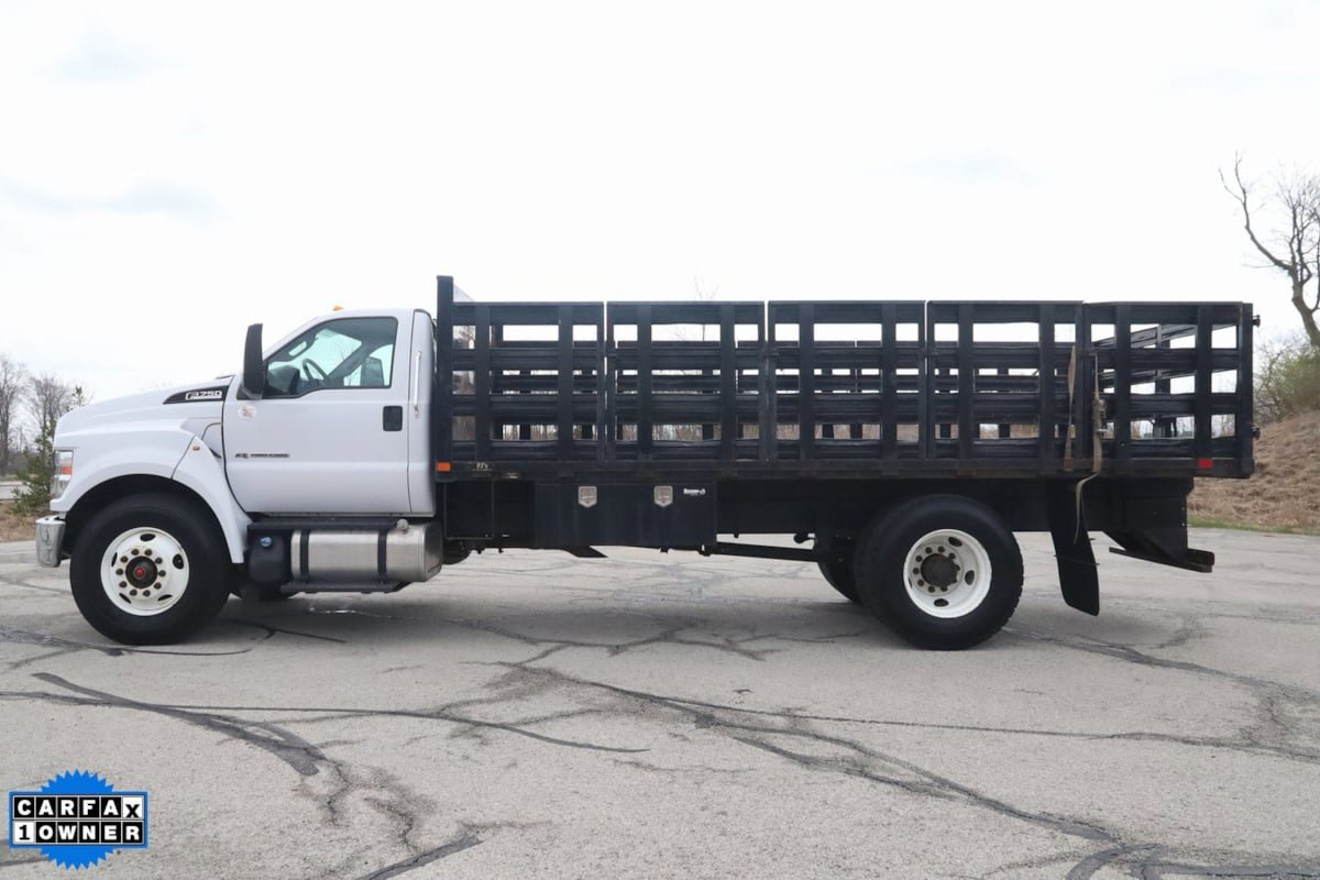 Used 2018 Ford F750 2WD Regular Cab Super Duty image 5