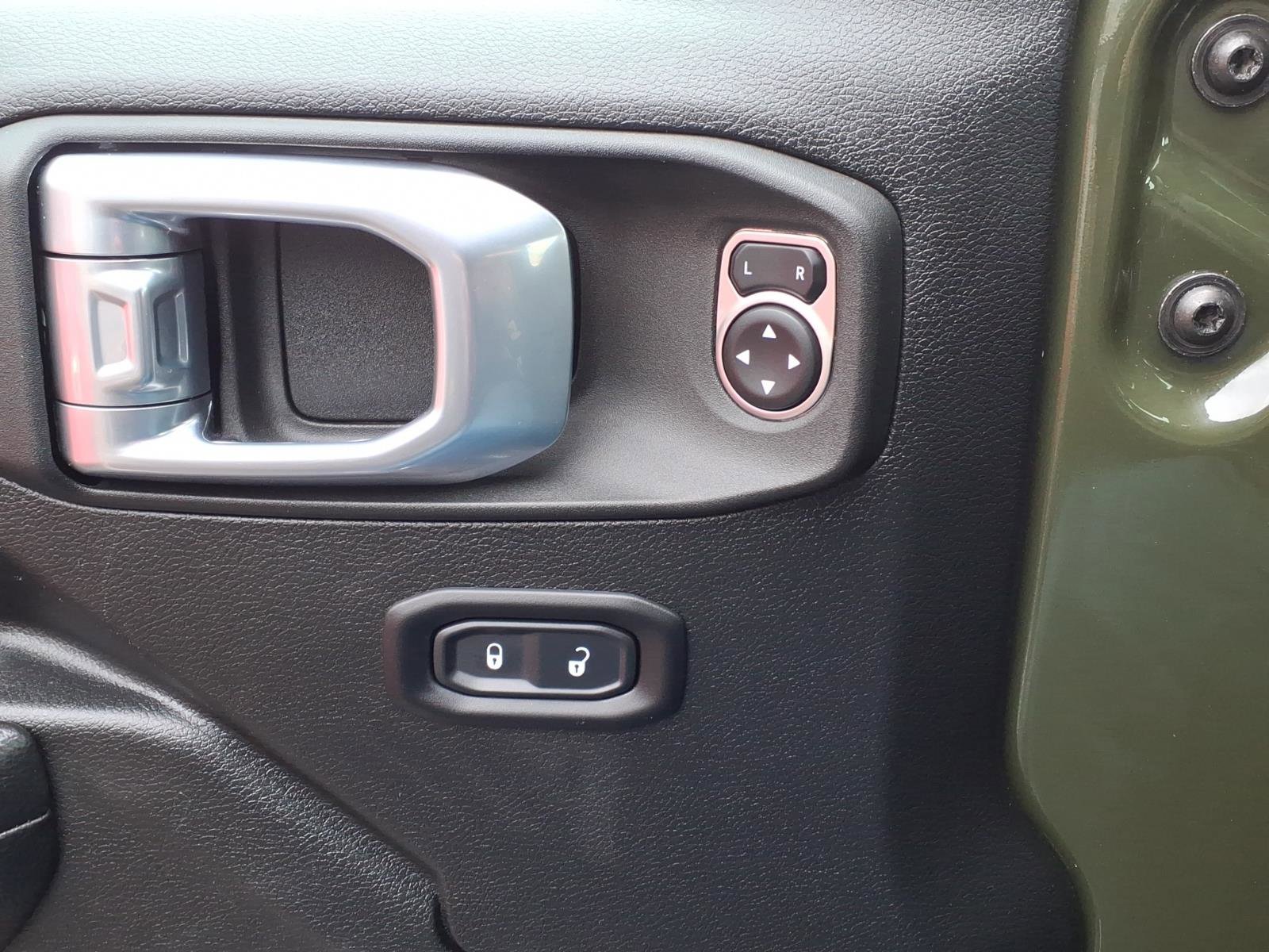 Used 2022 Jeep Wrangler Willys image 19