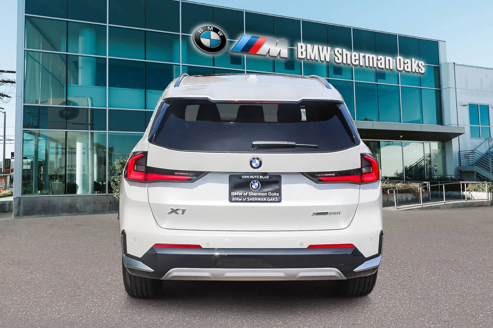 Used 2025 BMW X1 xDrive28i w/ Premium Package image 5