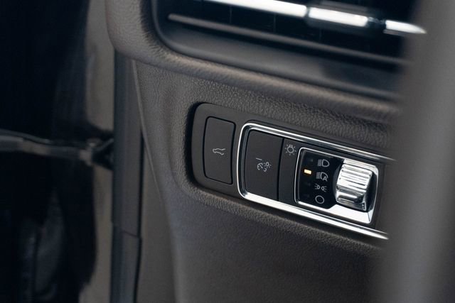 Used 2024 Lincoln Corsair Reserve w/ Jet Appearance Package AWD/4WD image 21