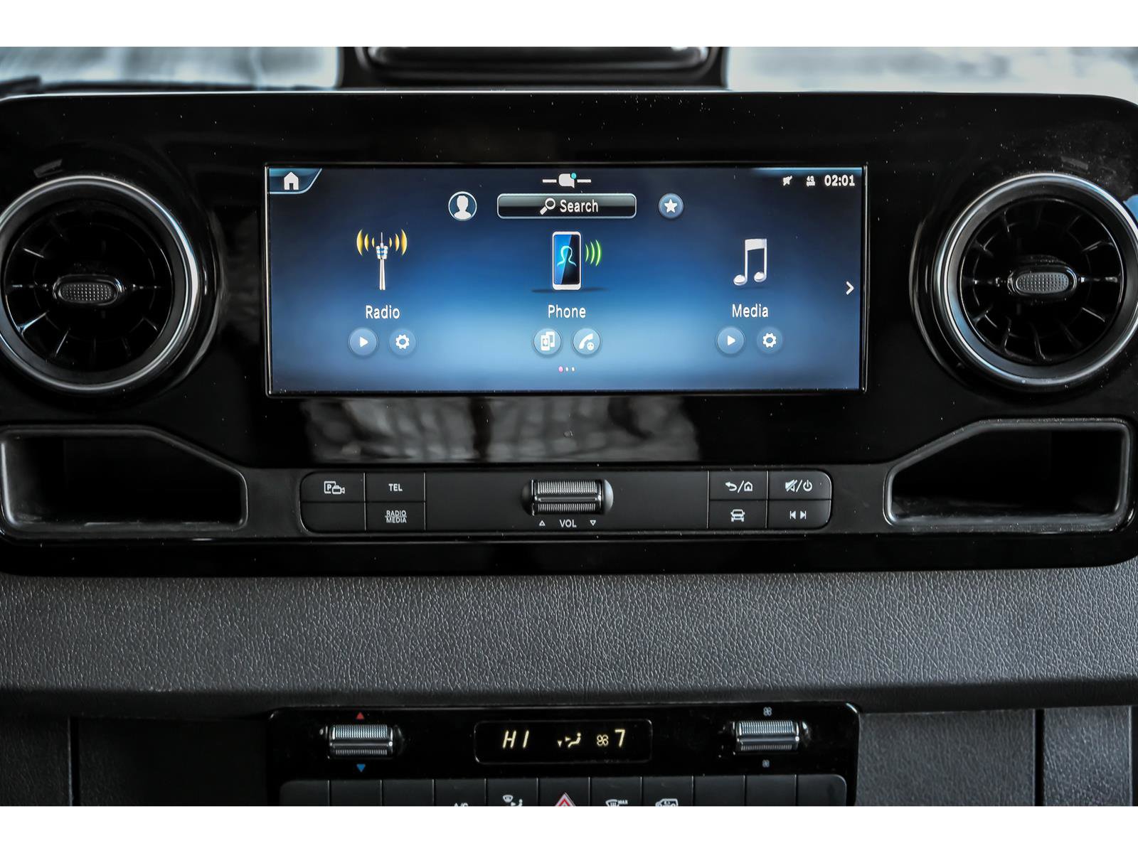 Used 2025 Mercedes-Benz Sprinter 2500 image 8