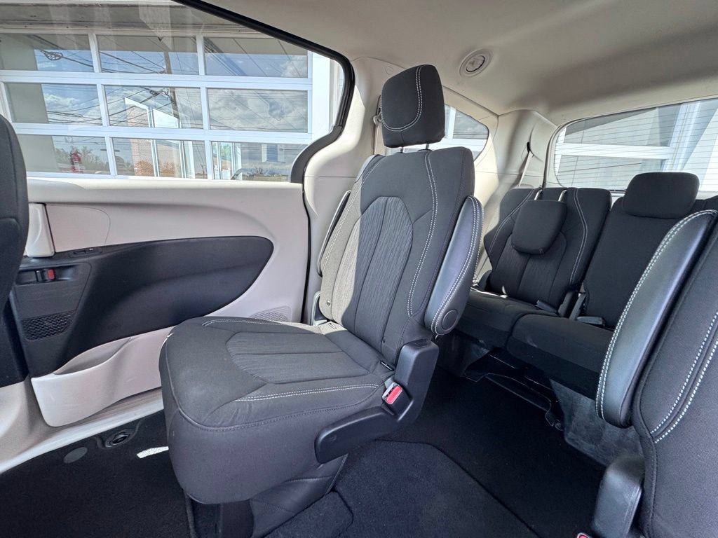 Used 2024 Chrysler Voyager LX FWD image 24