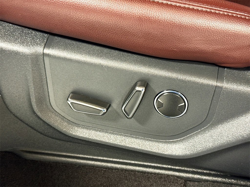 Used 2023 Ford Expedition Limited image 27