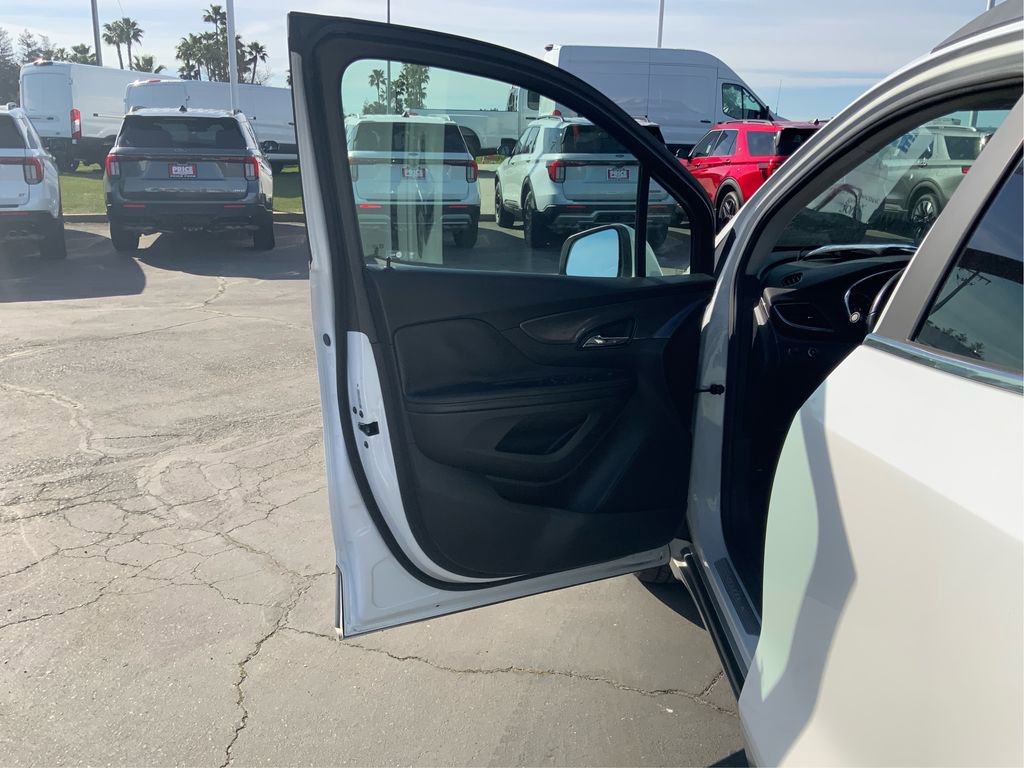 Used 2018 Buick Encore Preferred image 21