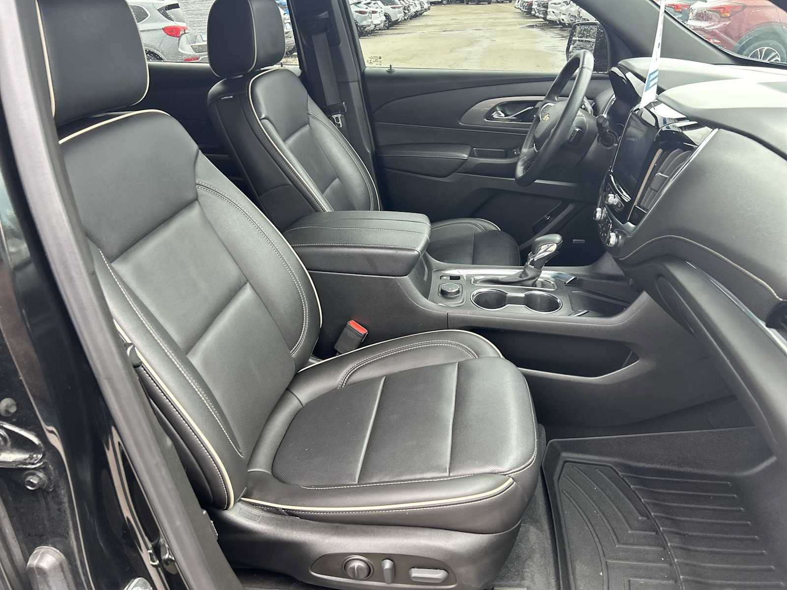 Used 2023 Chevrolet Traverse Premier AWD/4WD image 29