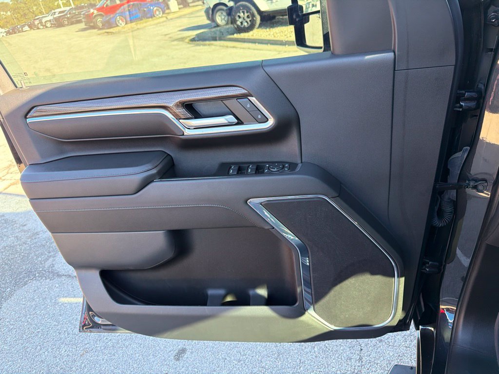 Used 2024 Chevrolet Silverado 2500 LT w/ All Star Edition AWD/4WD image 39