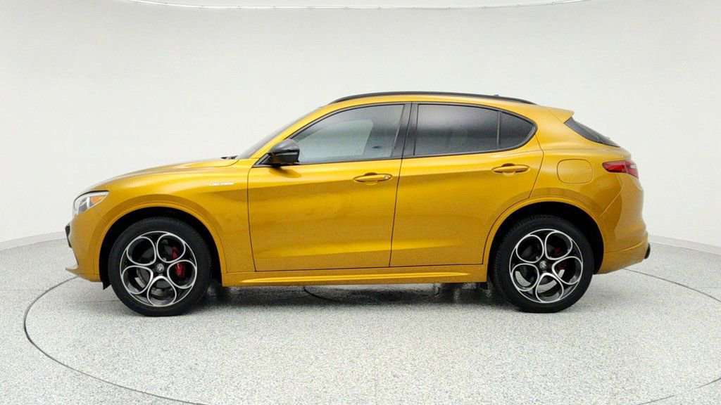 Used 2023 Alfa Romeo Stelvio Veloce image 8