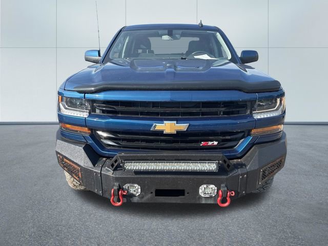 Used 2017 Chevrolet Silverado 1500 LT w/ All Star Edition AWD/4WD image 6