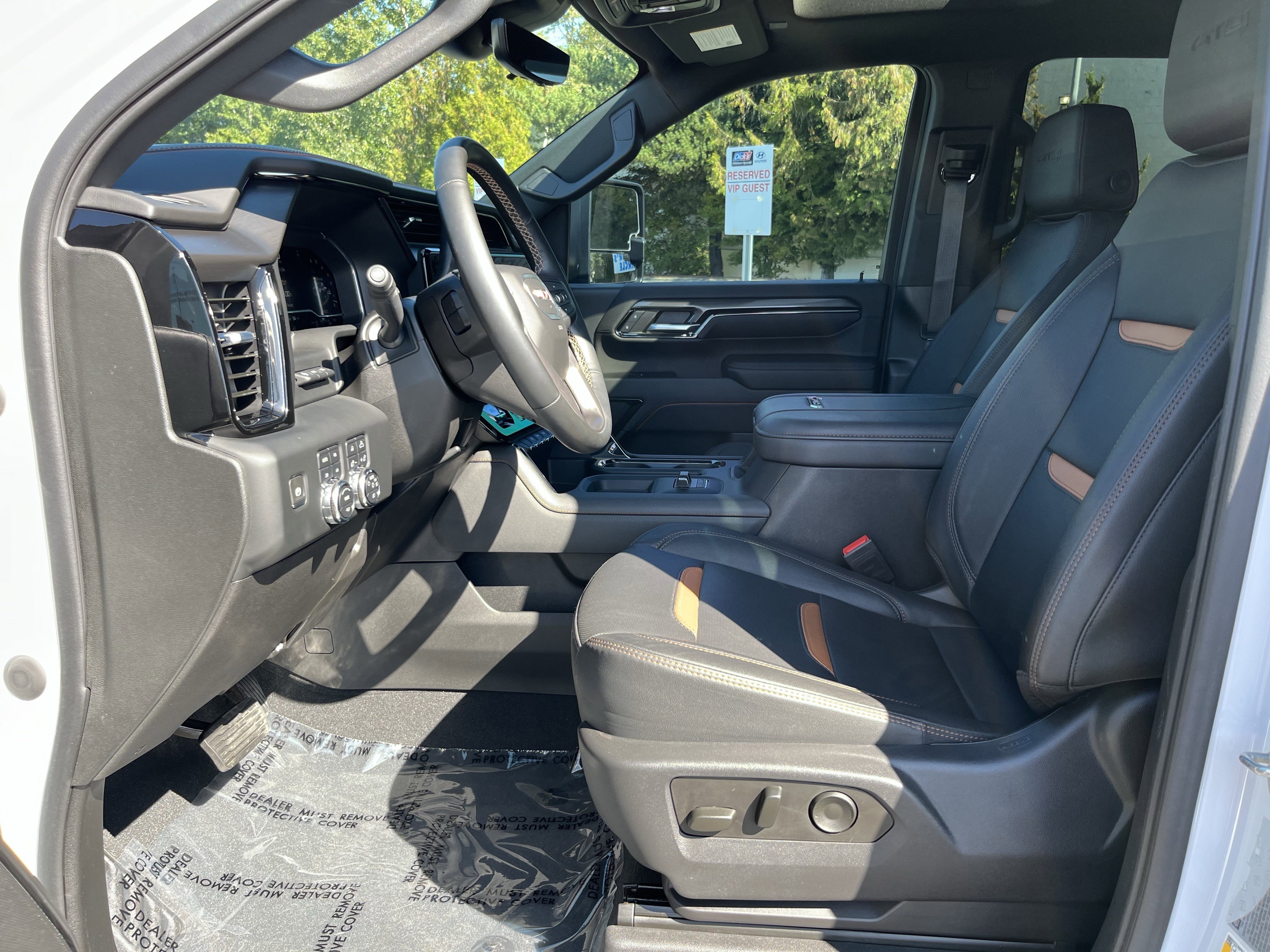 Used 2024 GMC Sierra 2500 AT4 w/ AT4 Premium Plus Package image 13