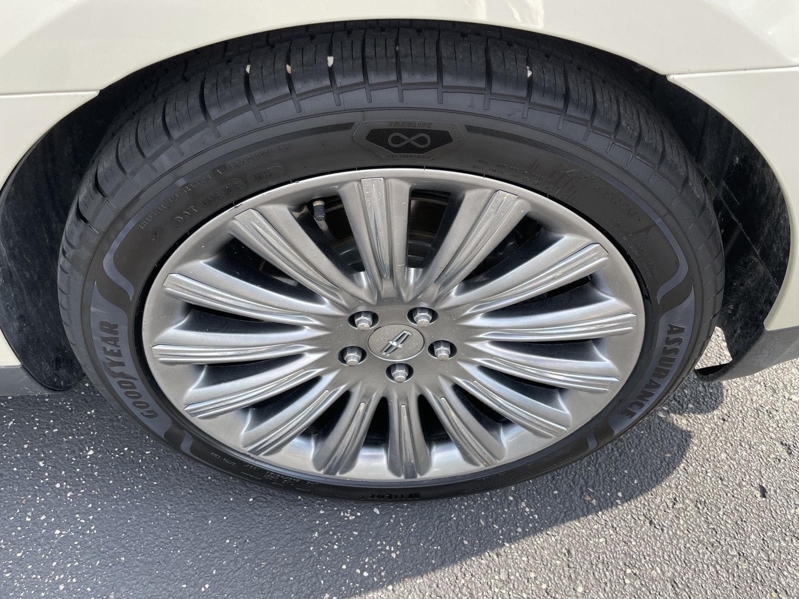 Used 2016 Lincoln MKS AWD w/ Equipment Group 101A image 10