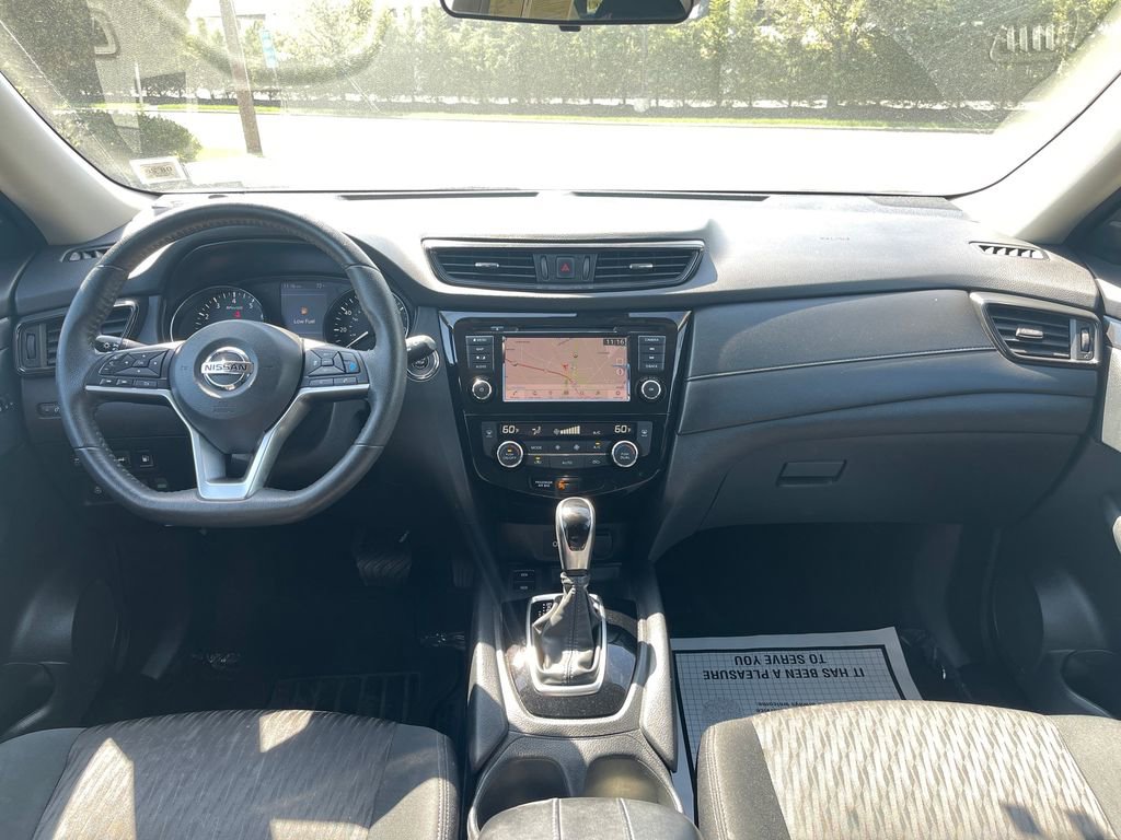 Used 2020 Nissan Rogue SV w/ Premium Package AWD/4WD image 17