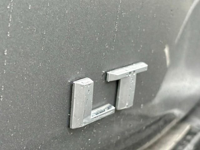 Used 2021 Chevrolet Tahoe LT w/ Luxury Package RWD image 16