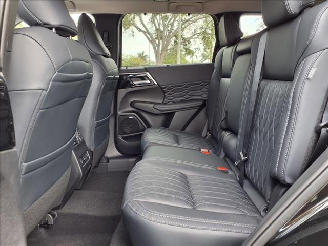 New 2025 Mitsubishi Outlander SEL image 30