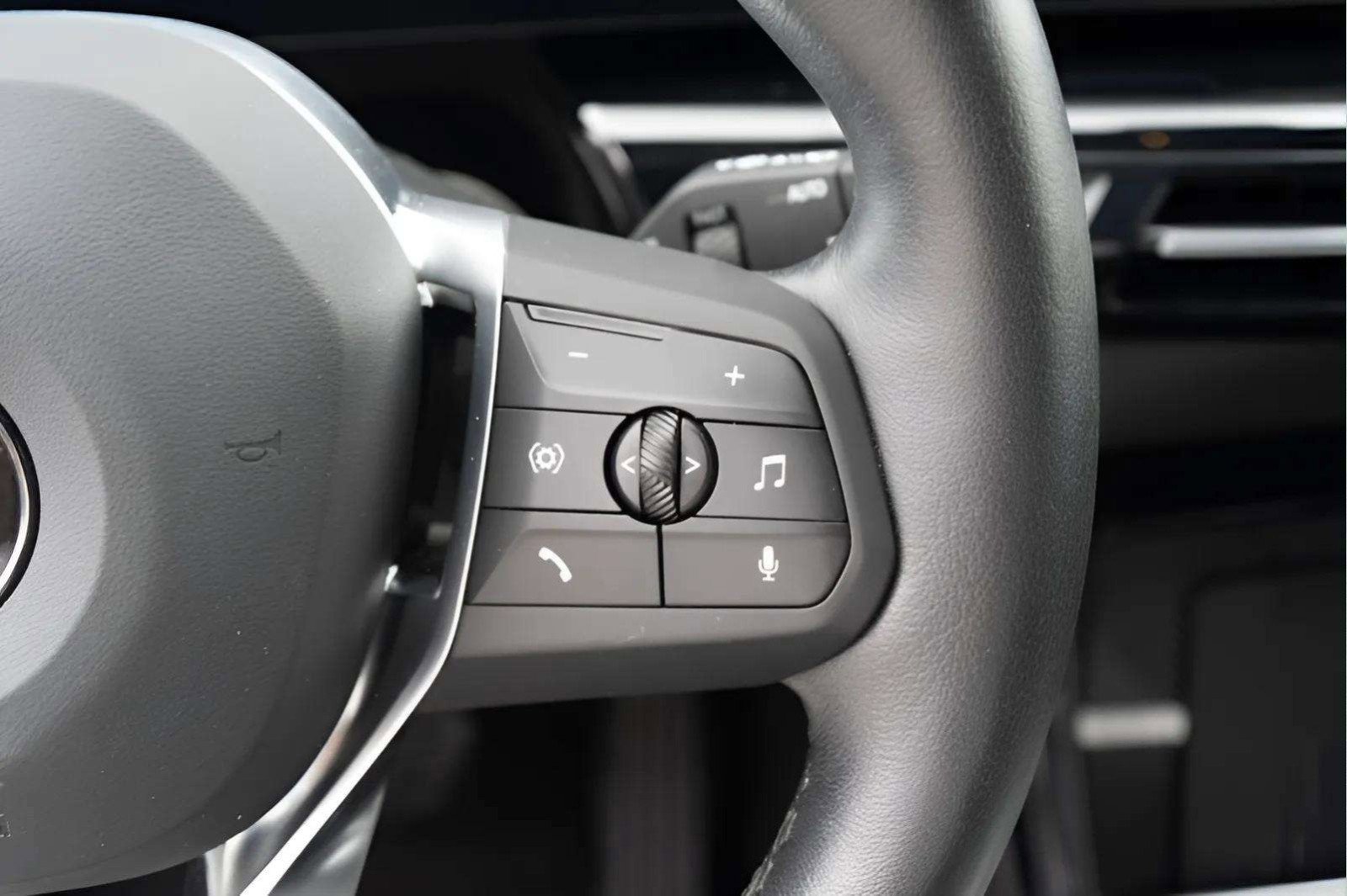 Used 2025 BMW X1 xDrive28i image 27