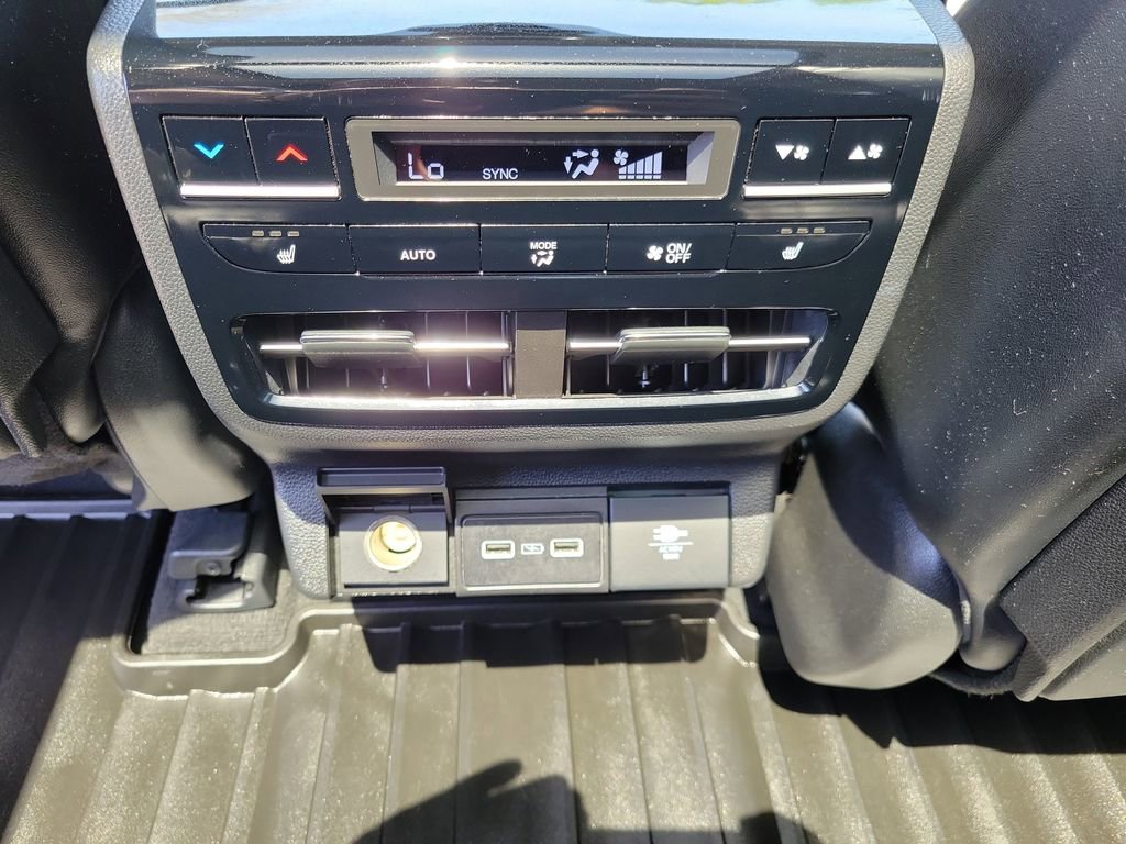 Used 2023 Acura MDX SH-AWD w/ Advance Package image 16